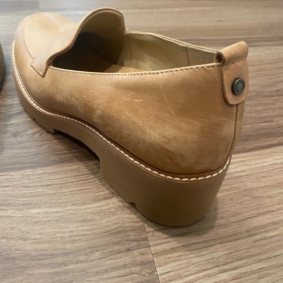 Tan Naturlizer Loafer size 10 - Picture 8 of 9